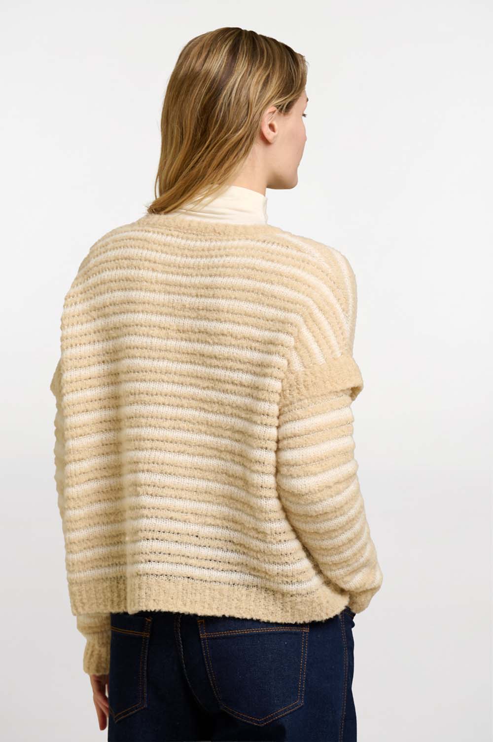 V-neck cardigan 4