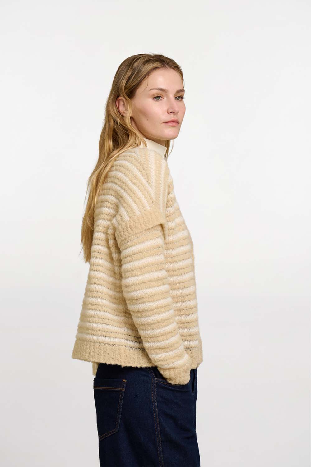 V-neck cardigan 3