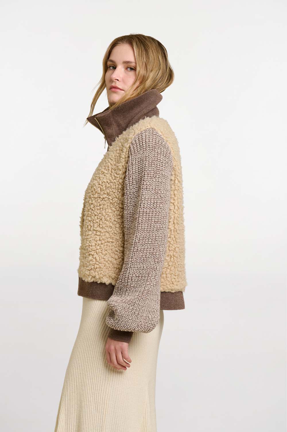 Two-material high-neck jacket 3