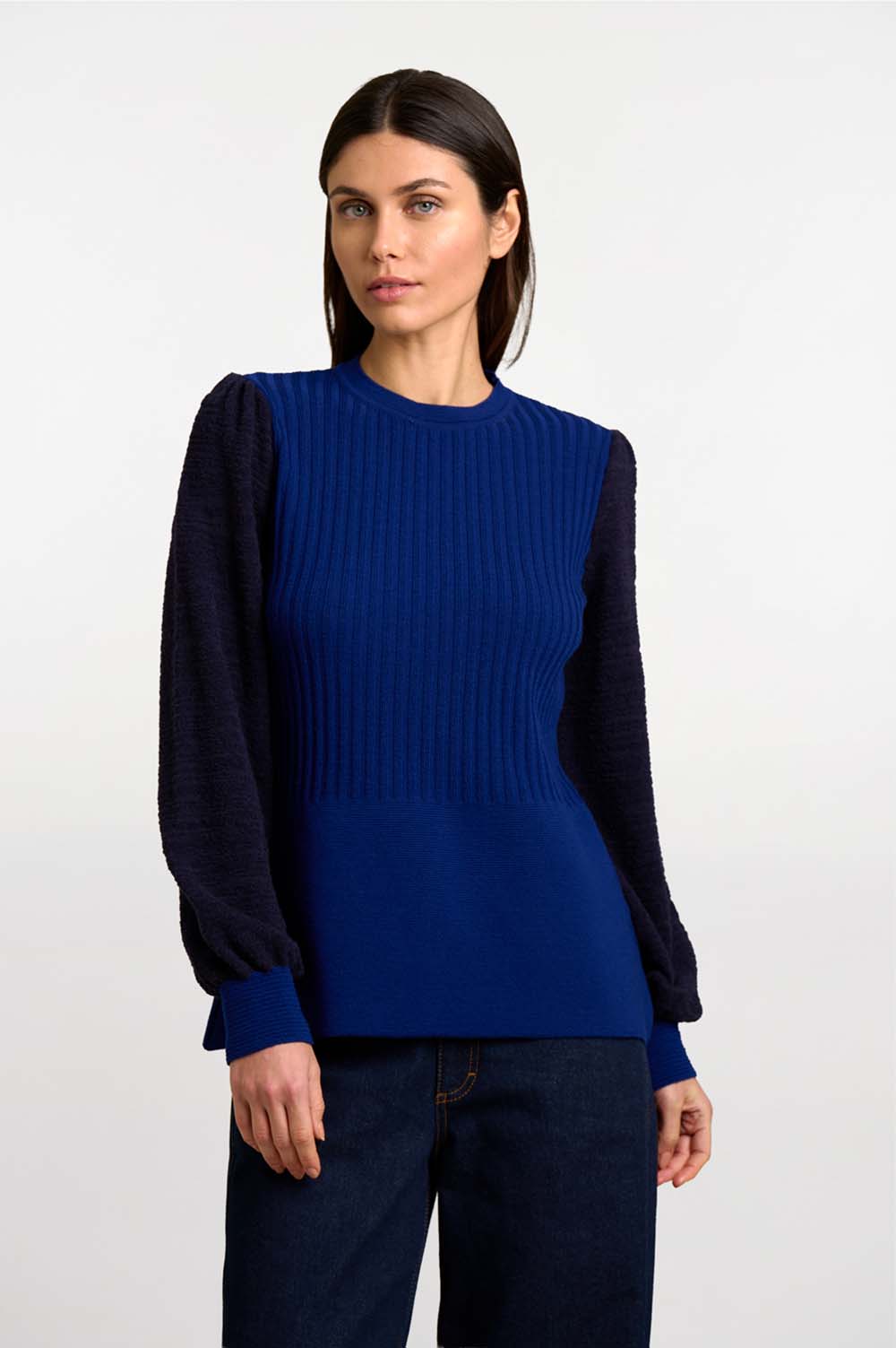 Peplum silhouette sweater 2