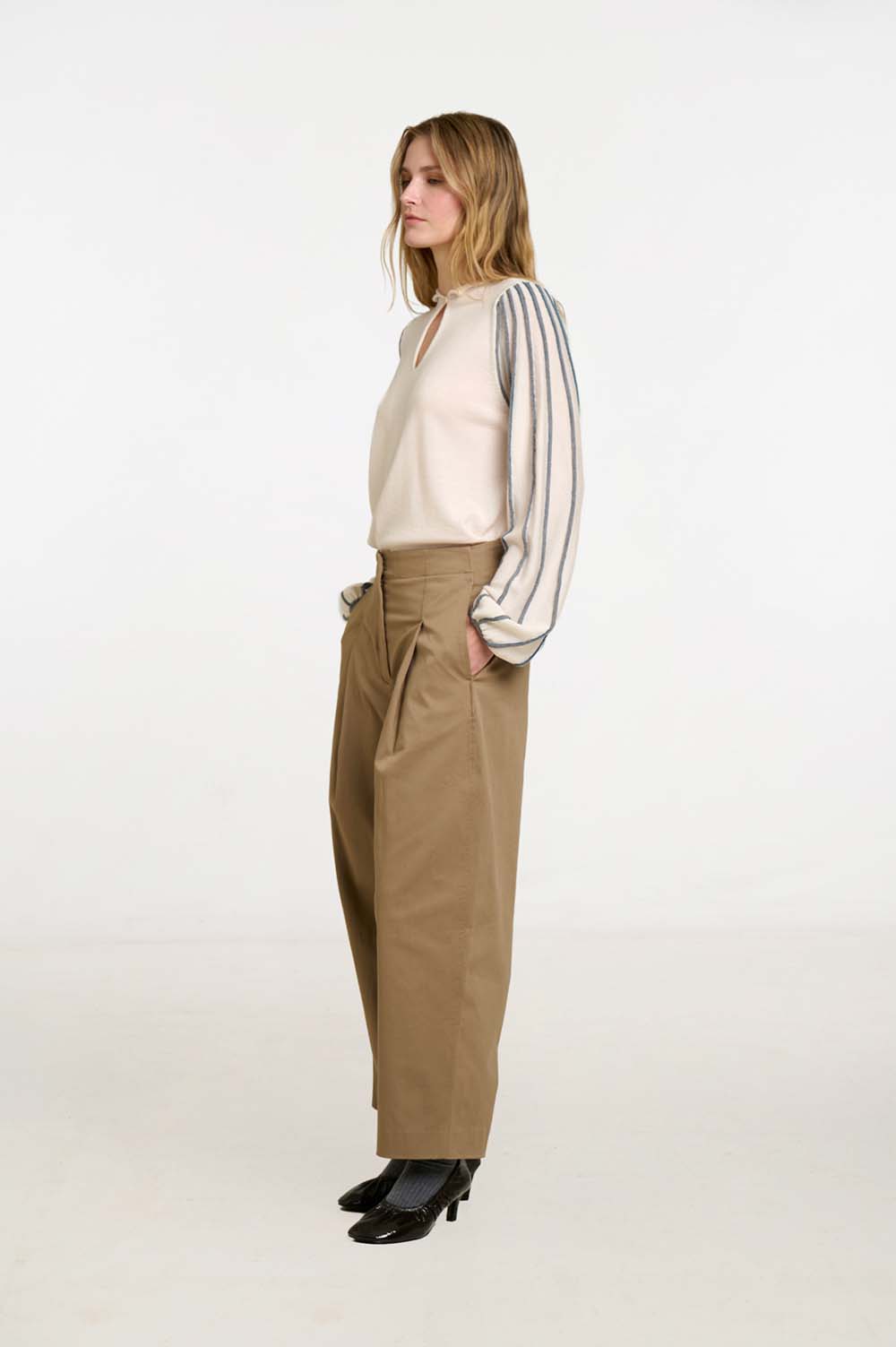 Pleated pants 3