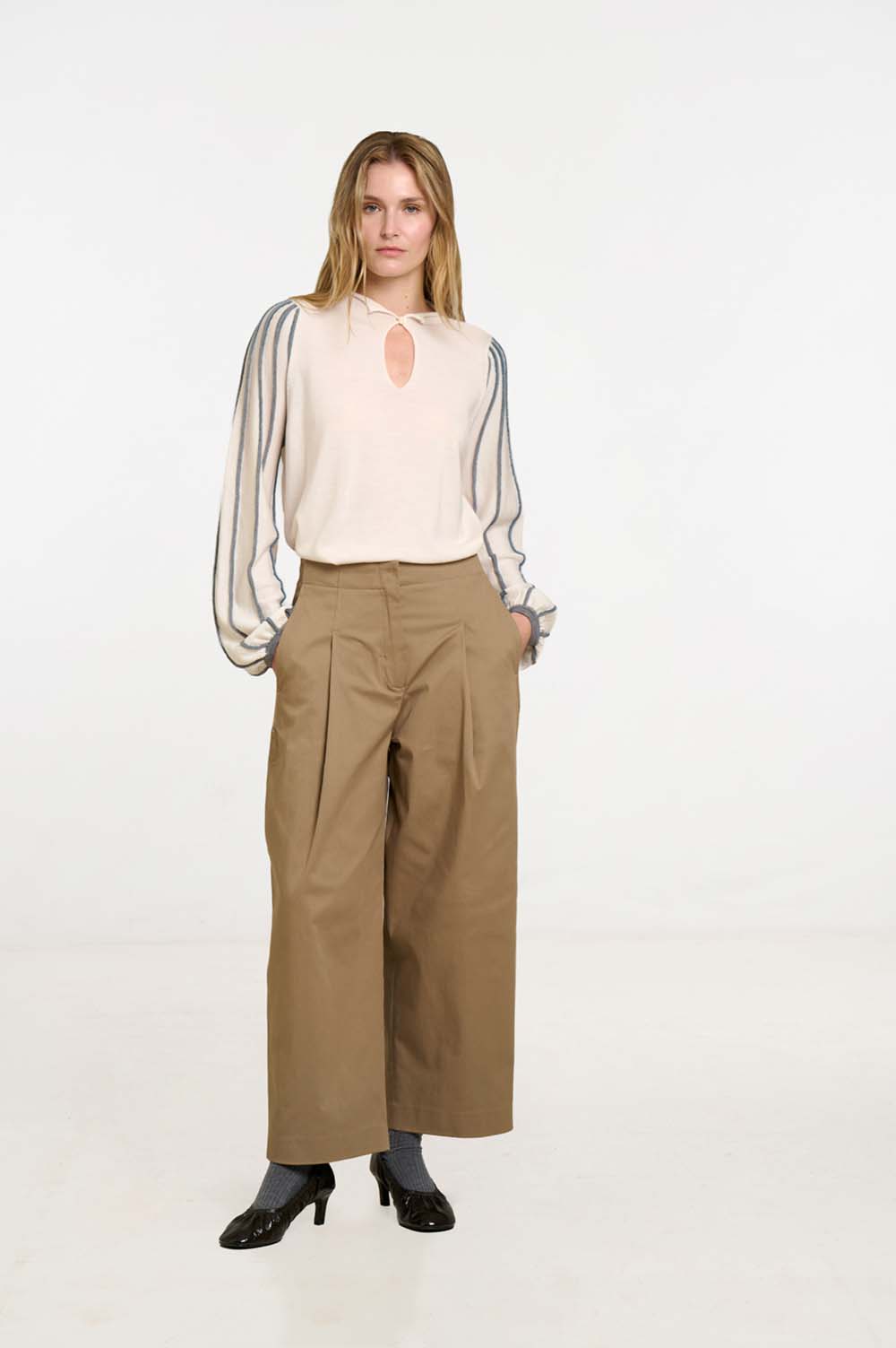 Pleated pants 1