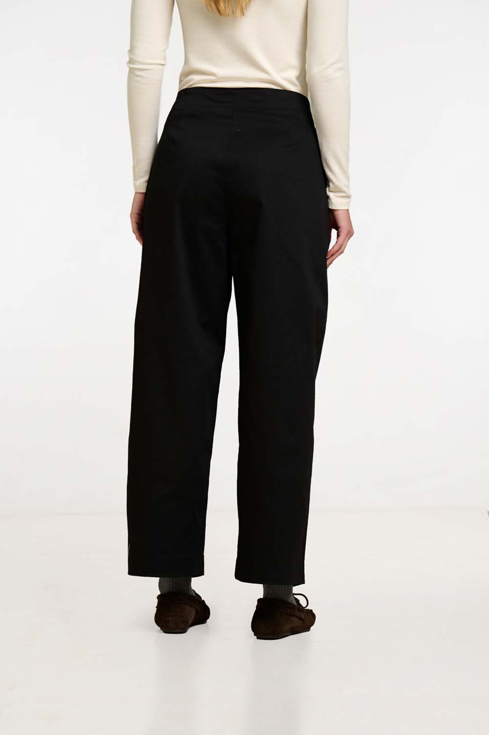 Pleated pants 4