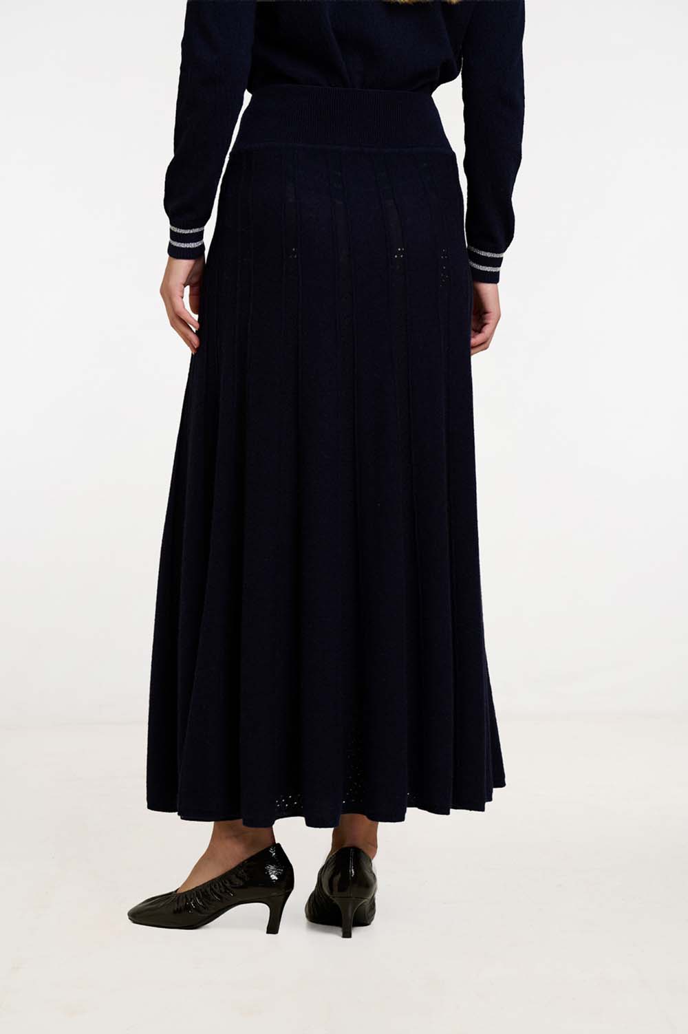 Radial knit skirt | ICONIC PIECES 6