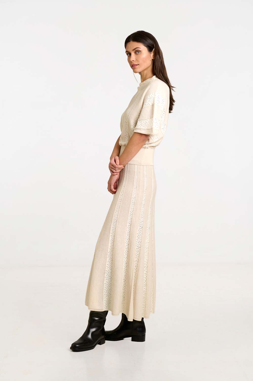 Radial knit poncho | ICONIC PIECES 2
