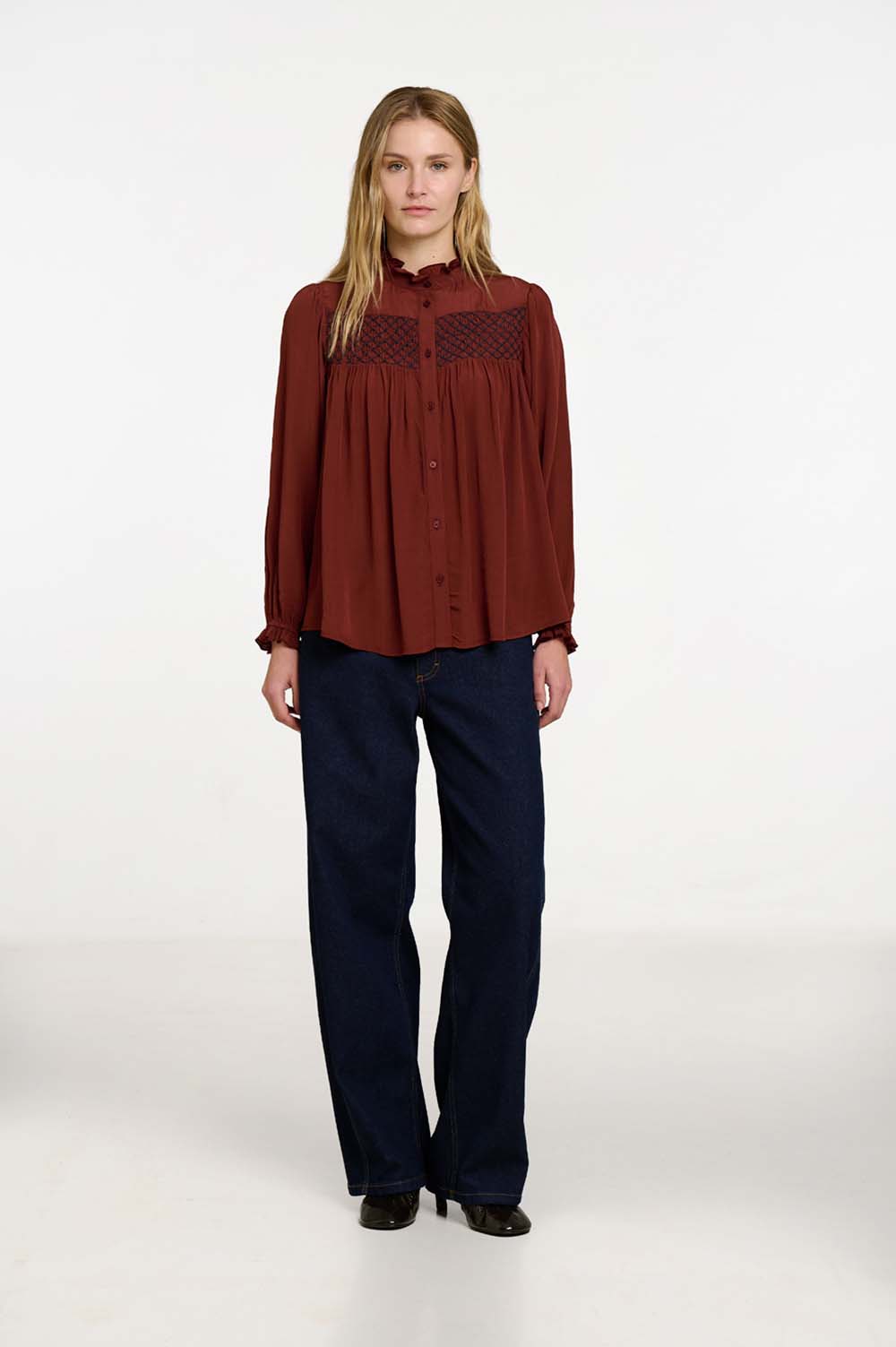 Puffed sleeves embroidered blouse 1