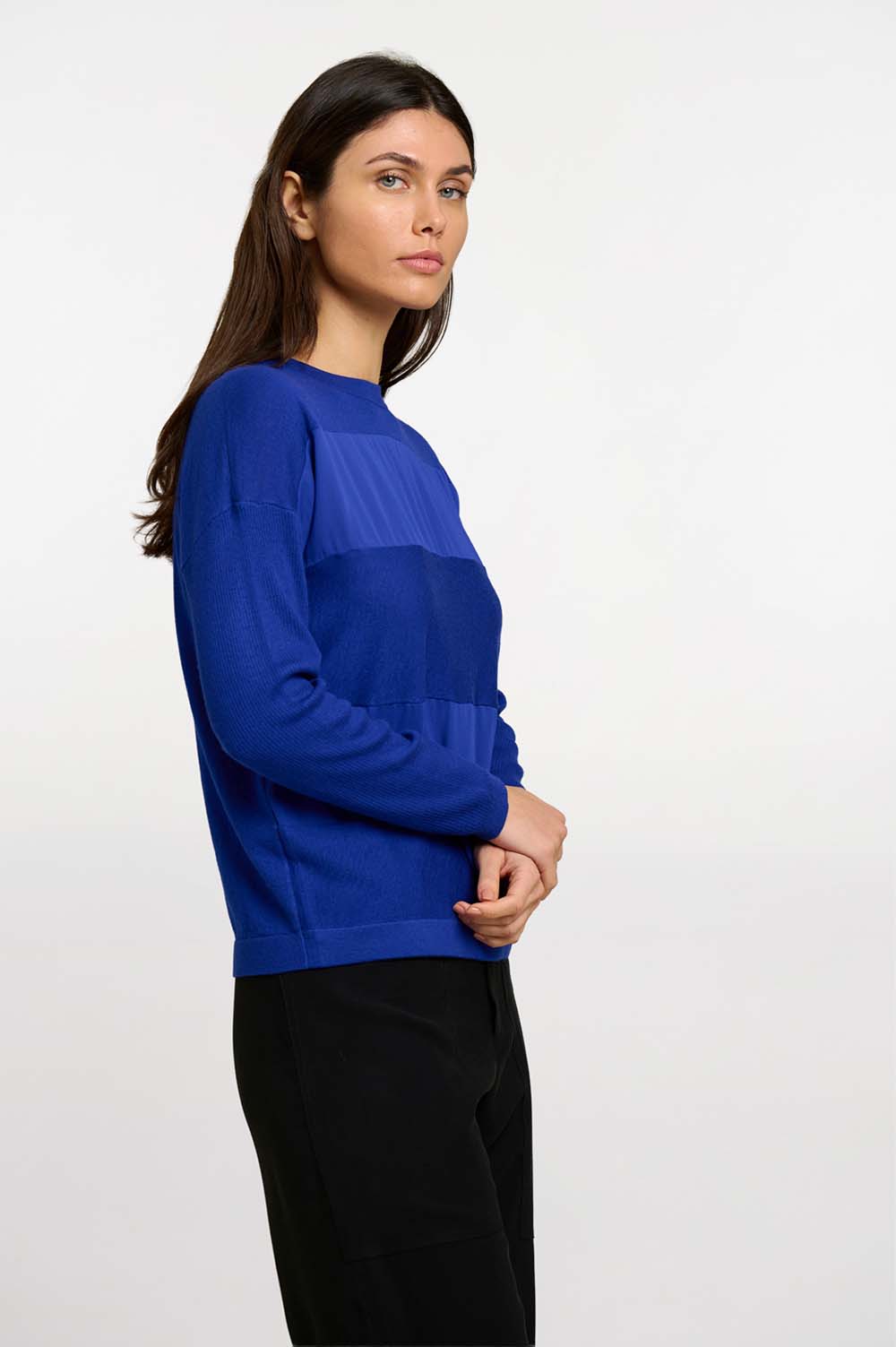 Two-material sweater | ICONIC PIECES 4