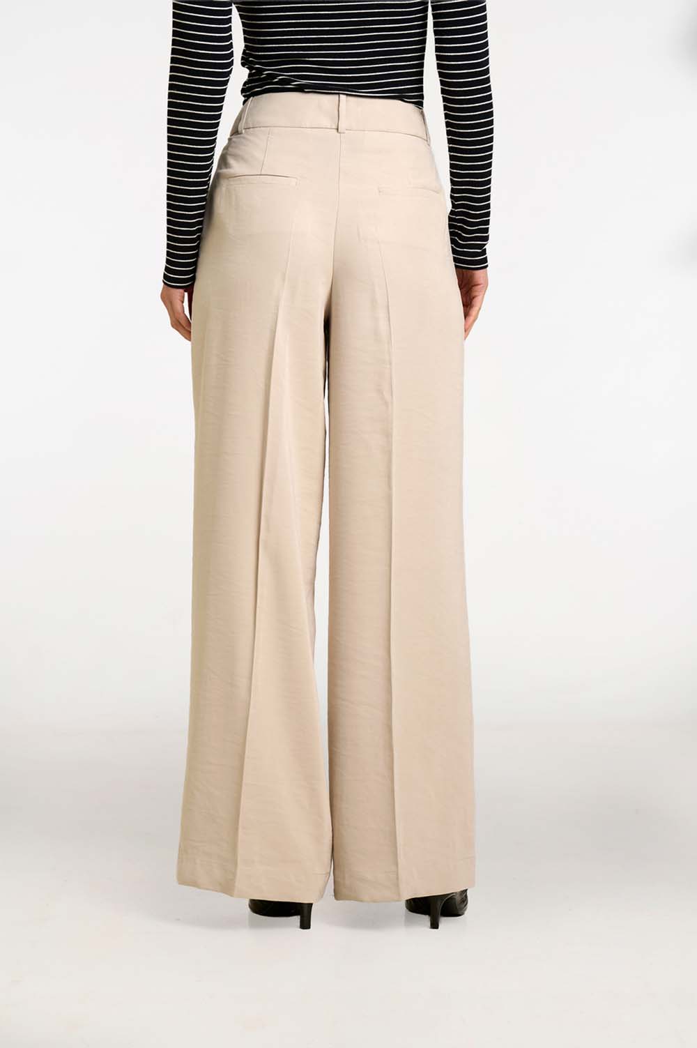 High-waist trousers 4