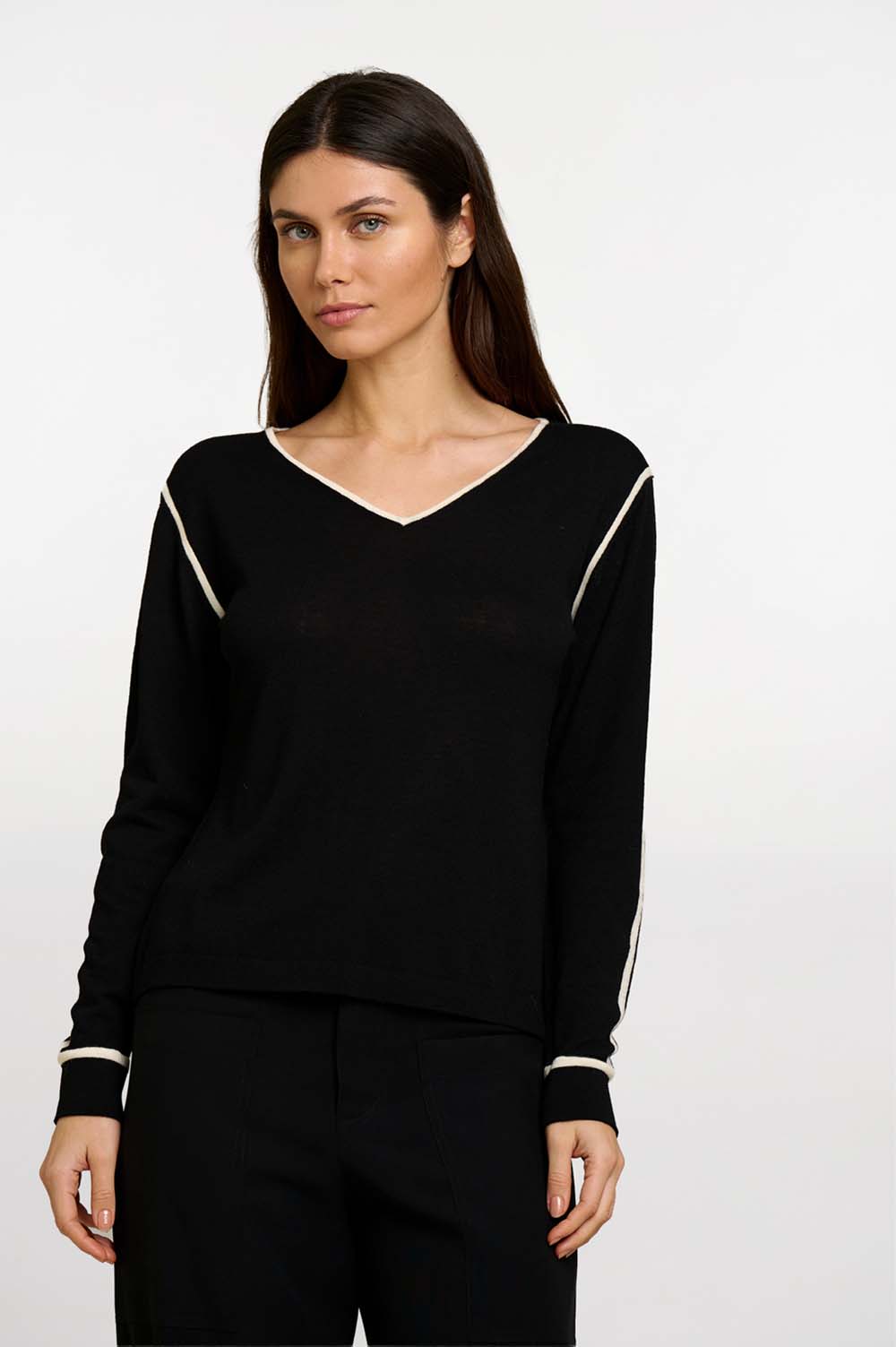 Contrast trim sweater 4
