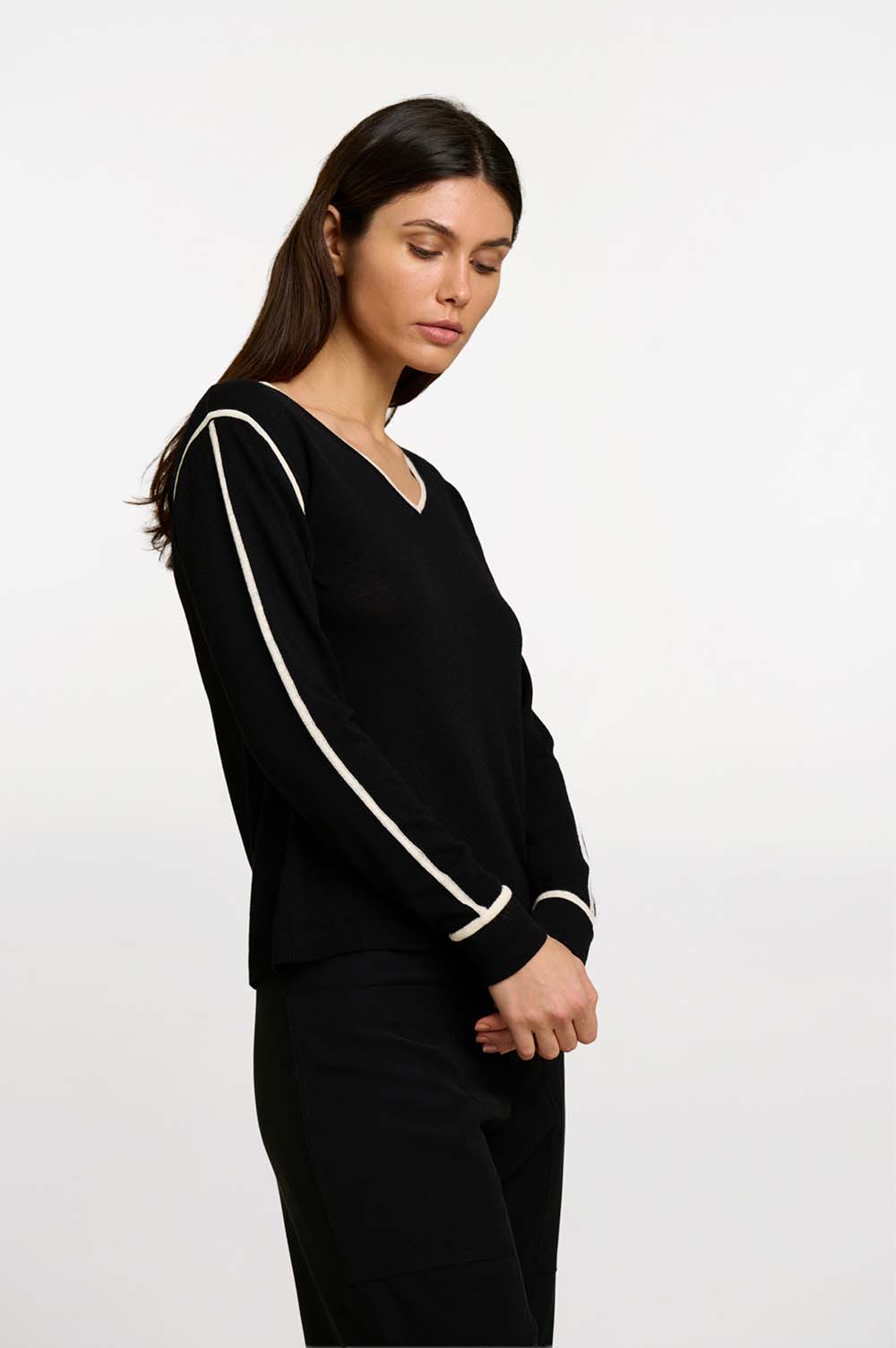 Contrast trim sweater 2