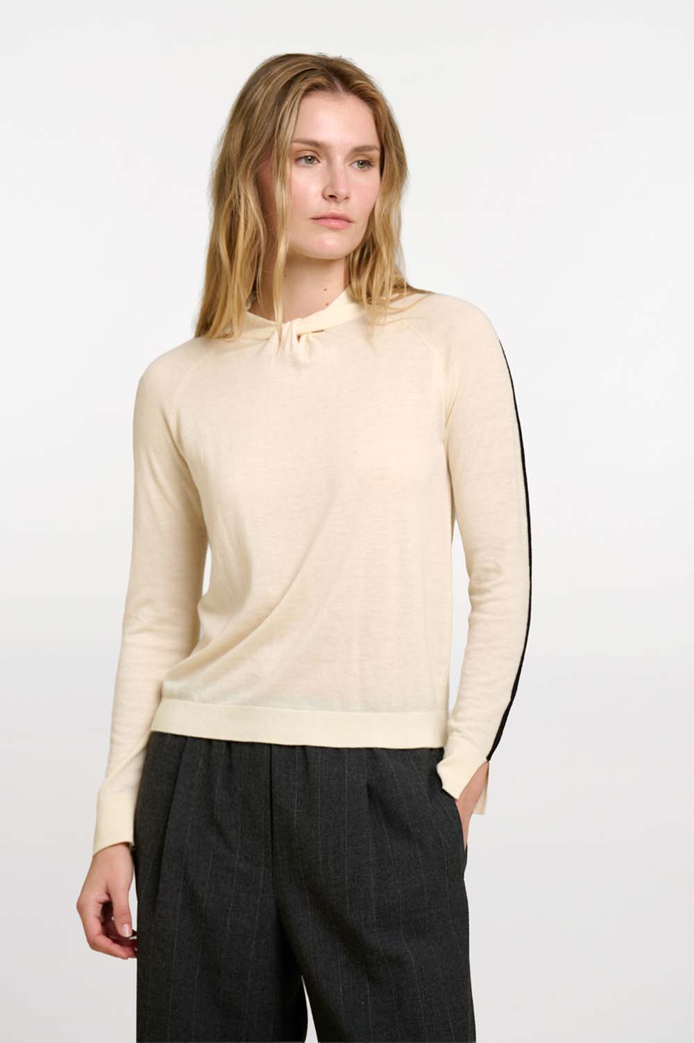 Knot neck sweater 1