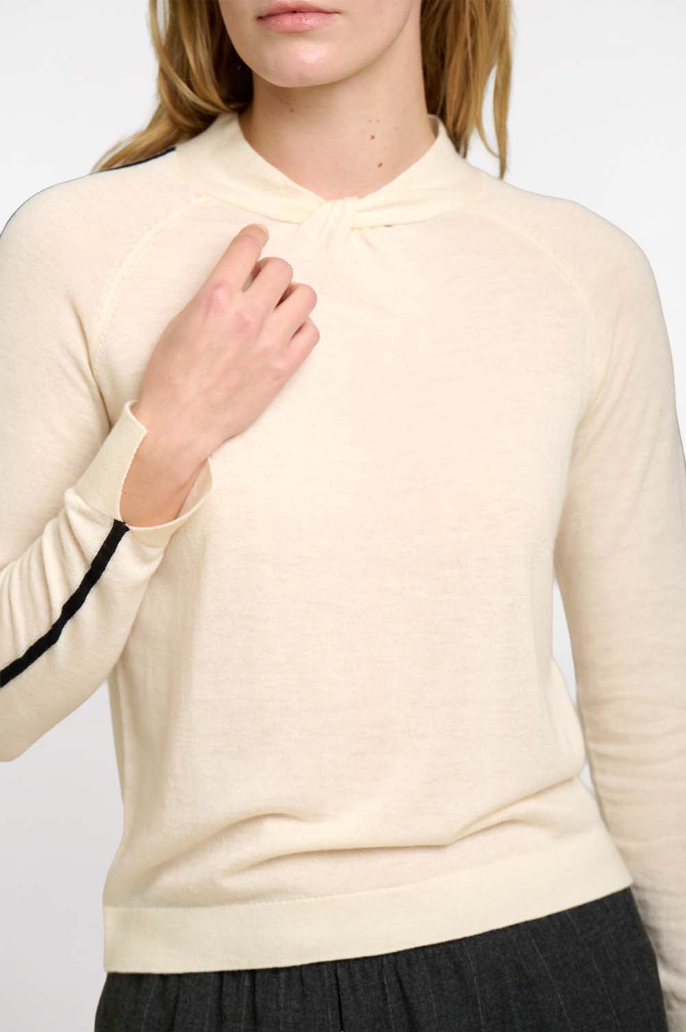 Knot neck sweater 2