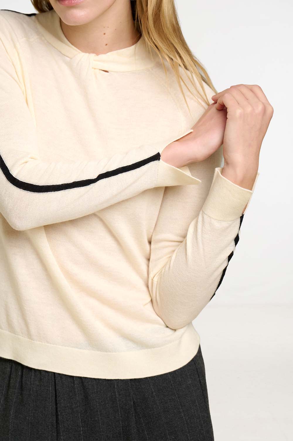 Knot neck sweater 6