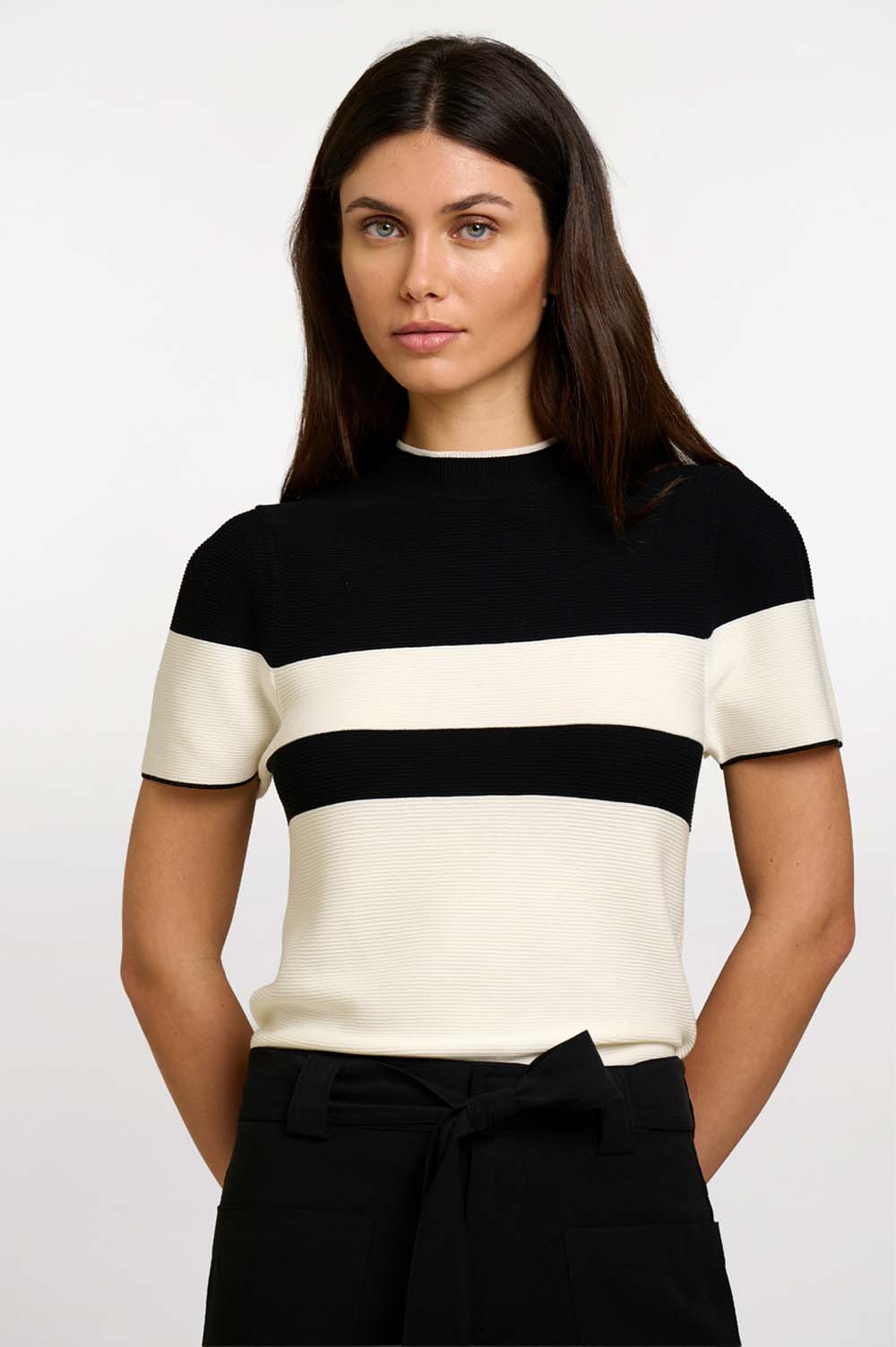 Contrast stripe sweater 4
