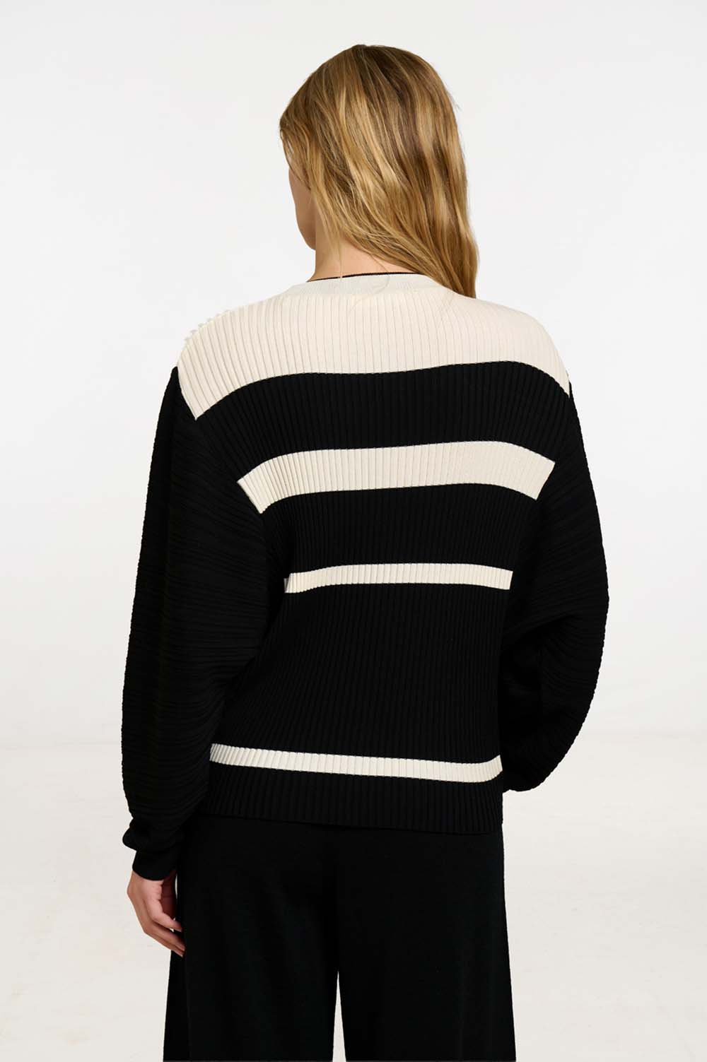 Oversized batwing sweater 4