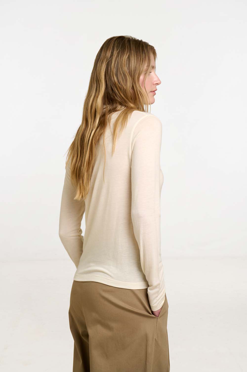 High-neck T-shirt 3