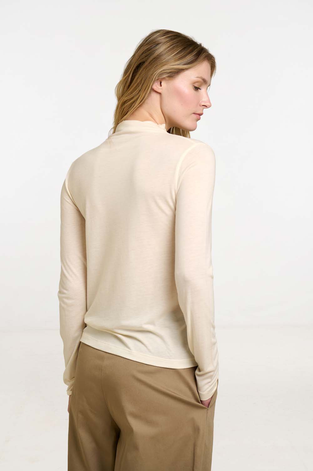 High-neck T-shirt 4