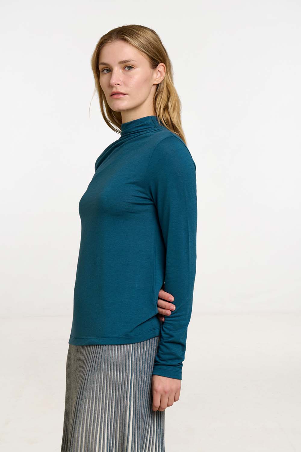 High-neck T-shirt 2