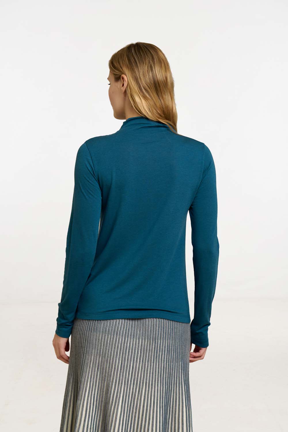 High-neck T-shirt 3