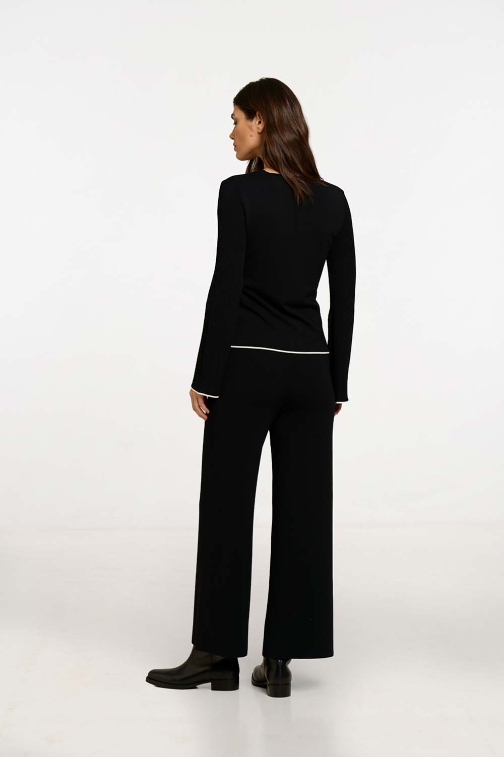 Contrast rib sweater 4