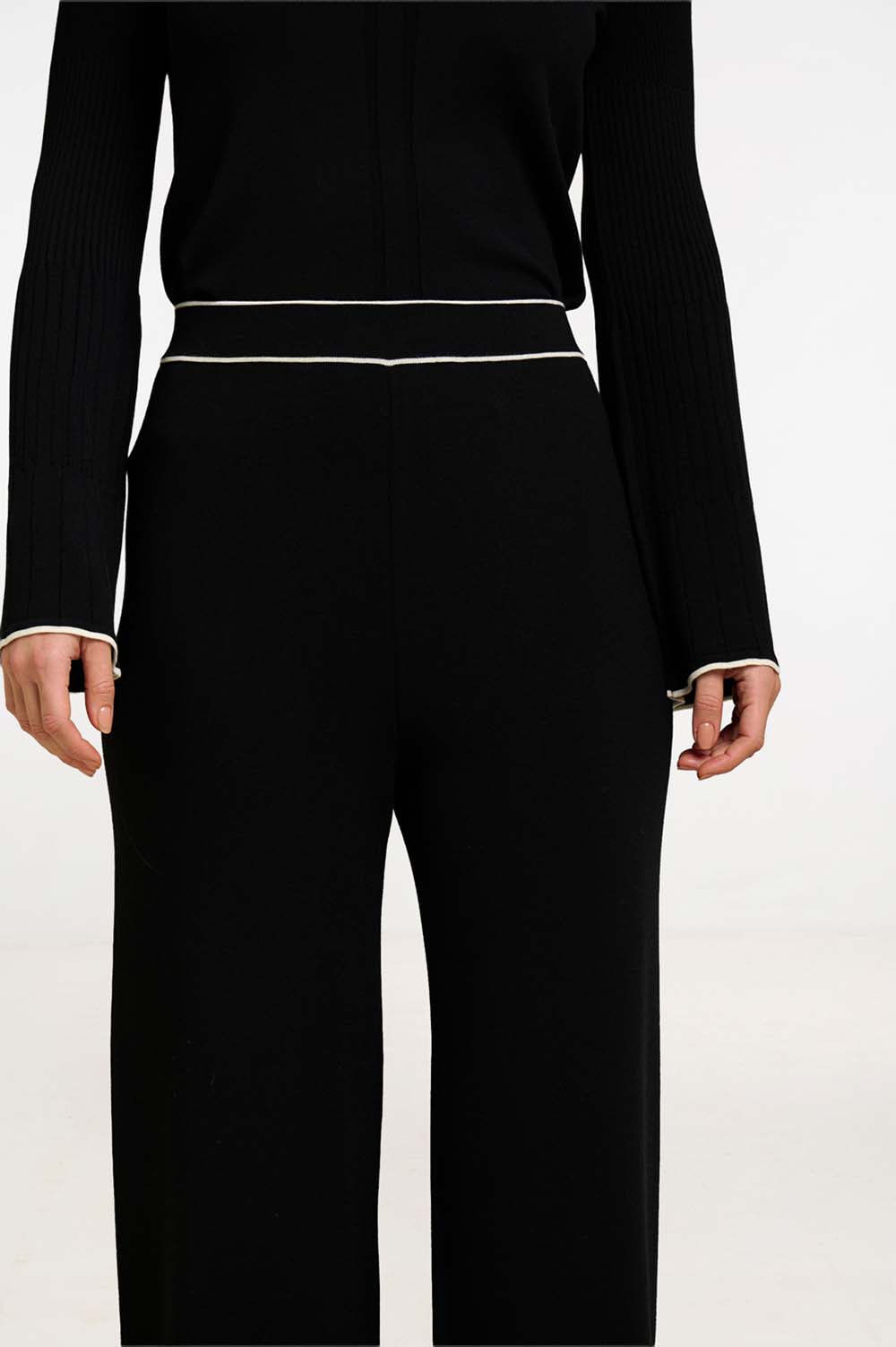 Contrast knit pants 5
