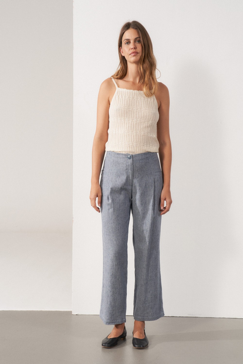 Darted wide-leg trousers 1