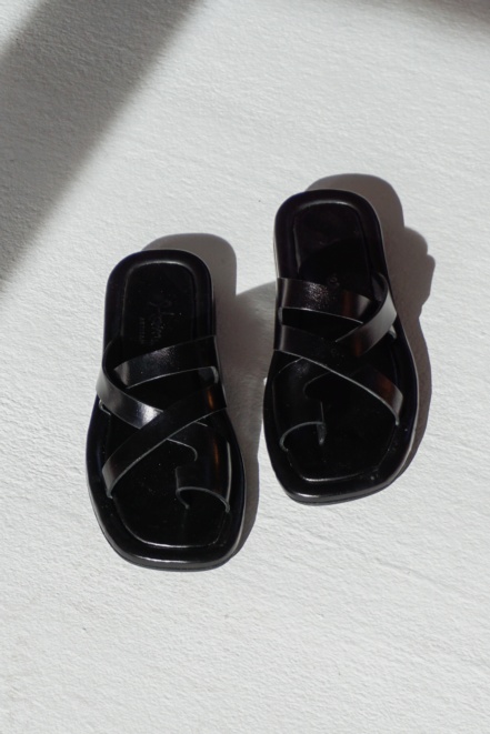 Homers® criss-cross sandals